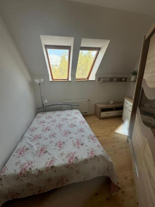 Lovely Old Town Apartment Bratislava Extérieur photo