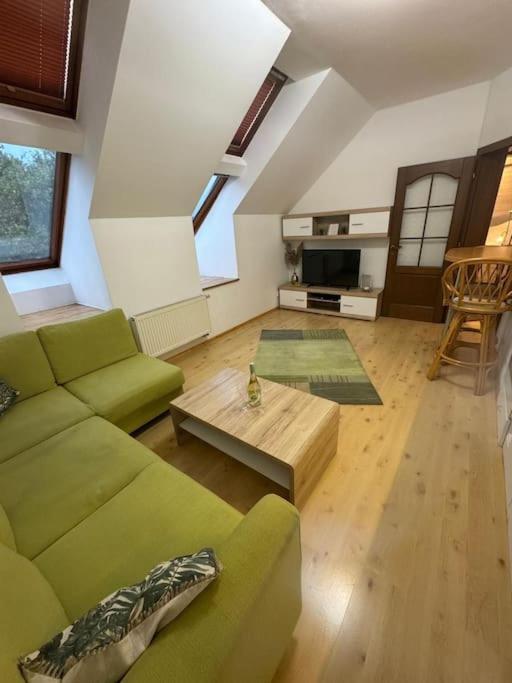 Lovely Old Town Apartment Bratislava Extérieur photo